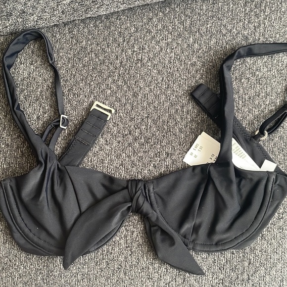 ABERCROMBIE & FITCH KNOT FRONT BRALETTE BIKINI TOP - Picture 2 of 4